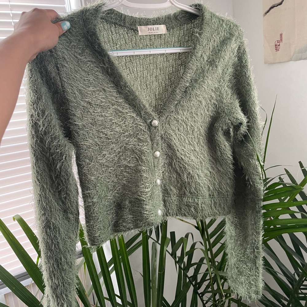 Cropped fuzzy Cardi ✨✨